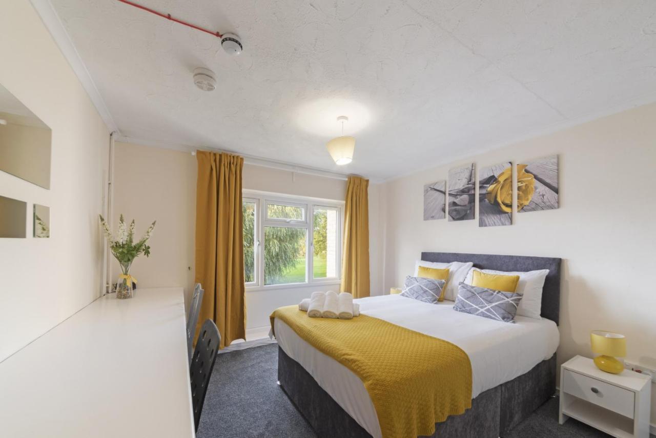 K Suites - Deerswood Avenue Hatfield  Bagian luar foto