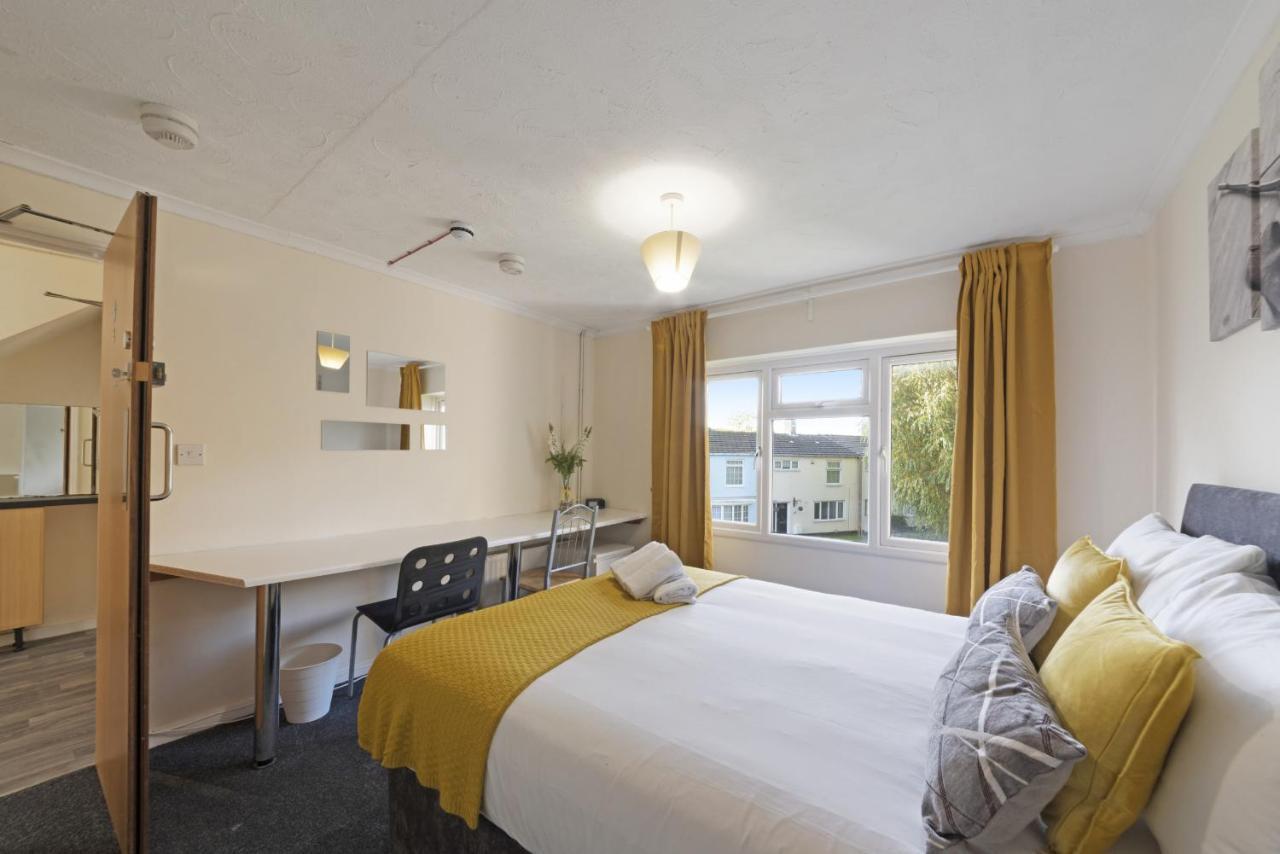 K Suites - Deerswood Avenue Hatfield  Bagian luar foto